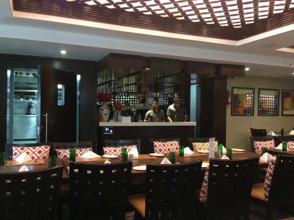 Hotel Thulashi Park Chennai Exterior photo