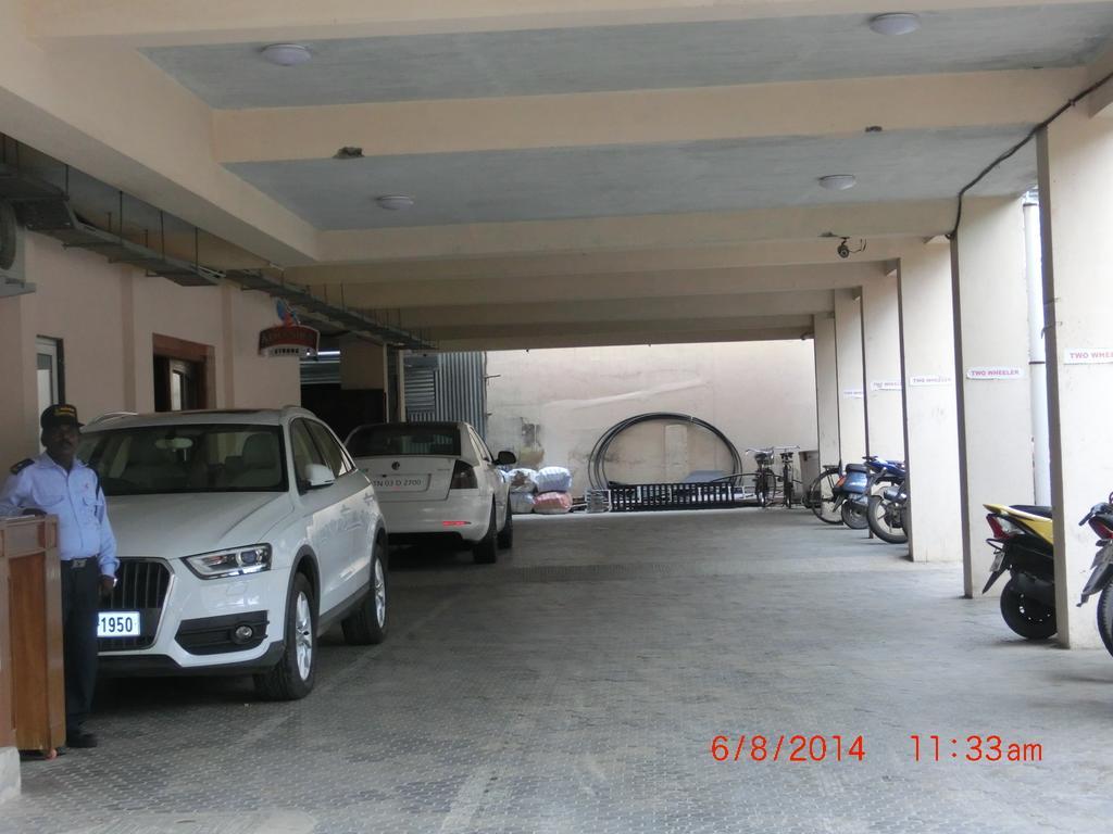 Hotel Thulashi Park Chennai Exterior photo